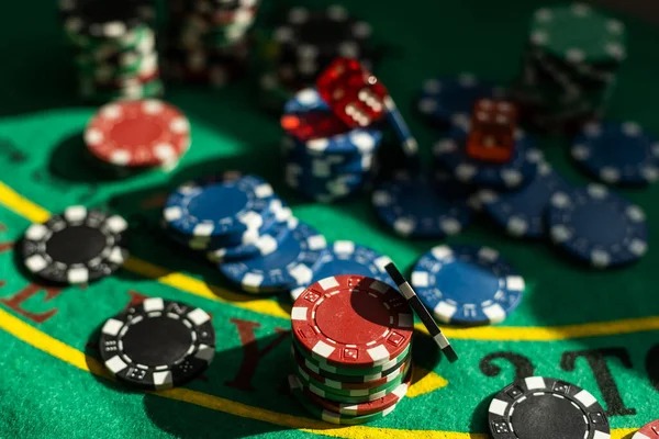 Live Bandar Poker table on goldwin678 slot showing dealer, player cards, and real-time game interface